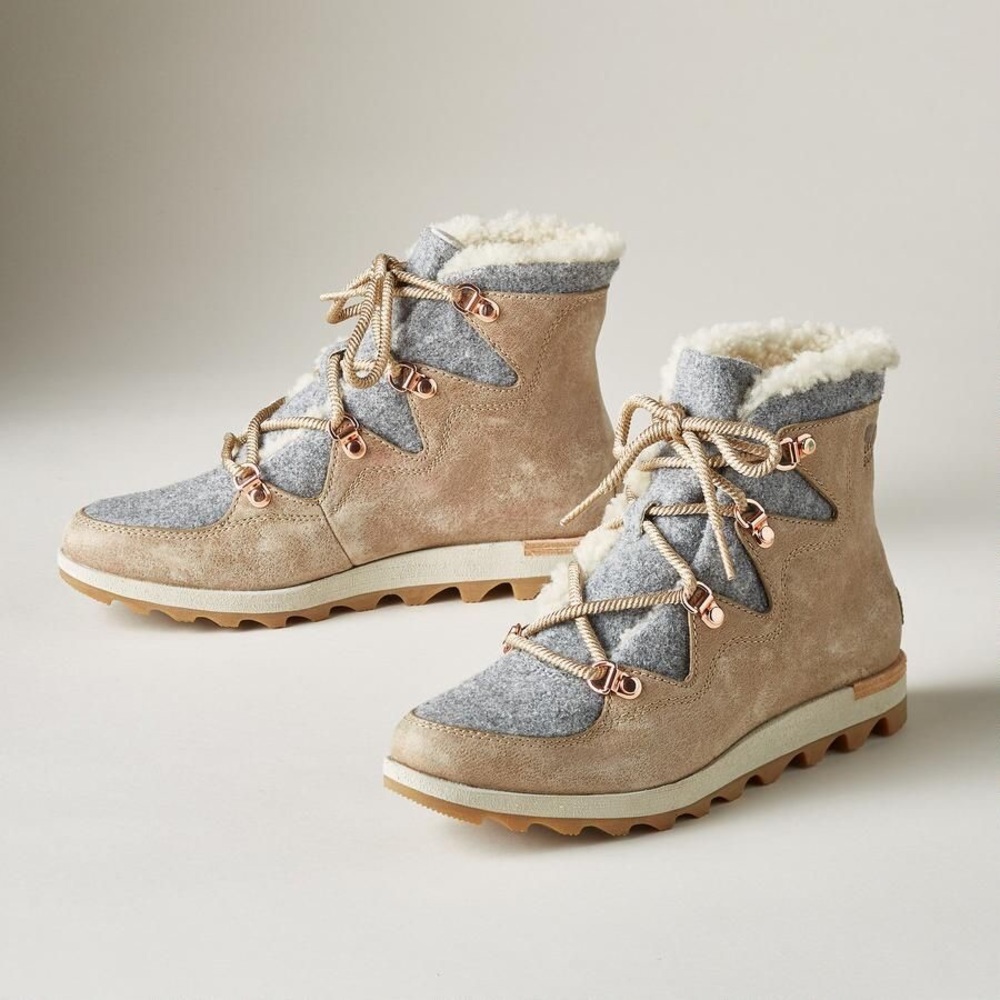 Sorel Sneakchic Alpine Boots Size 7 US